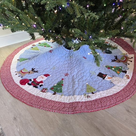 Pottery Barn Kids Vintage Quilted Tree Skirt 60" Applique Santa Reindeer - Picture 5 of 11